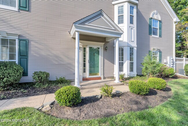 Building Photo - 2 Charles Ct