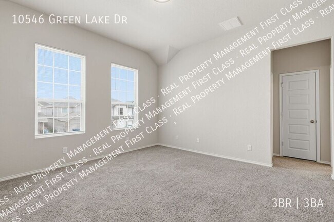 Building Photo - 10546 Grn Lk Dr