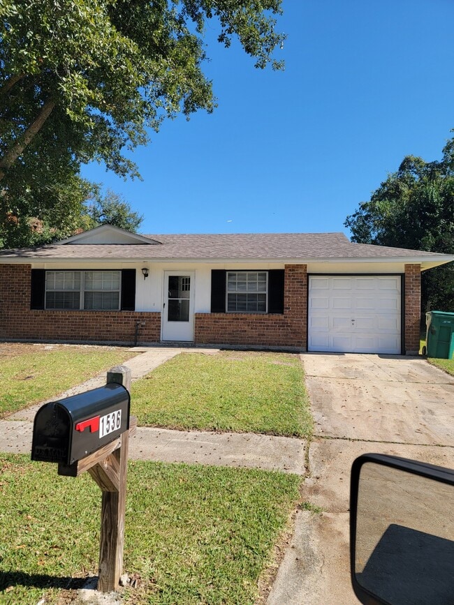 Building Photo - 1536 Natchez Ln