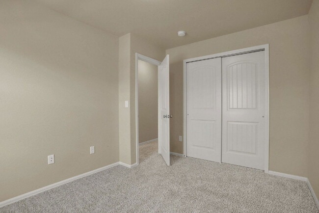 Building Photo - 1810 Final View Aly
