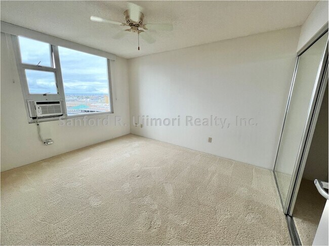 Building Photo - king215