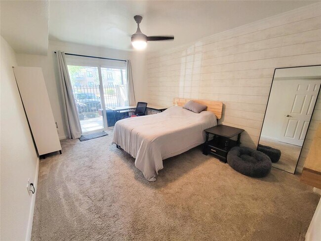 Building Photo - 5326 Fleetwood Oaks Ave