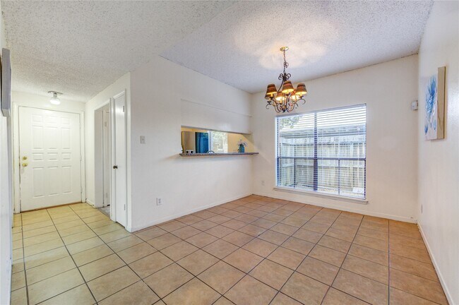 Building Photo - 3741 Thistlemont Dr