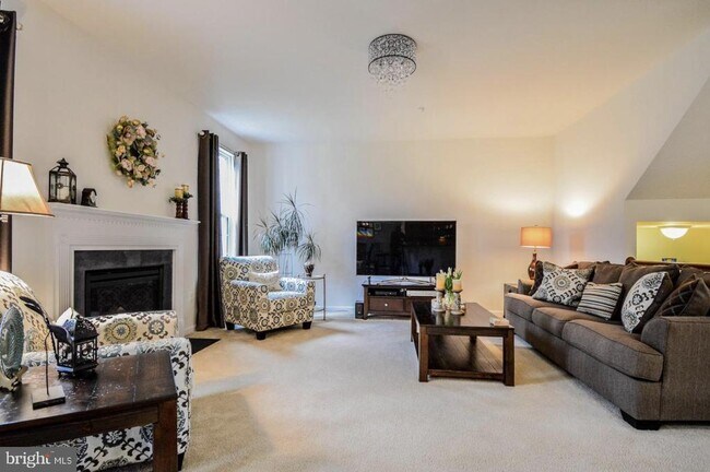 Building Photo - 3321 Eagle Ridge Dr