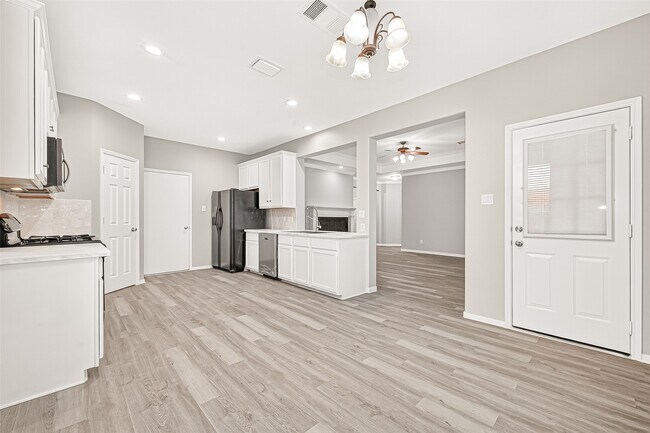 Building Photo - 1903 Amber Trail Ln