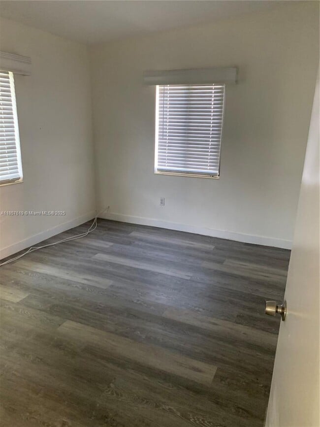 Building Photo - 950 NW 56th St