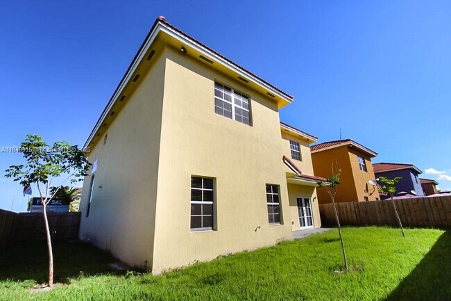 Building Photo - 15502 SW 10th Ln