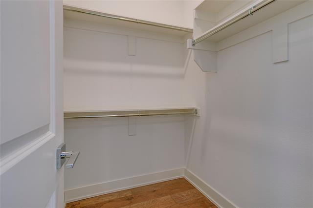 Building Photo - 112 E Oscar Dr