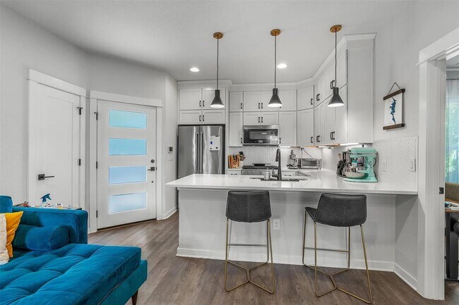 Building Photo - 5308 Evans Ave