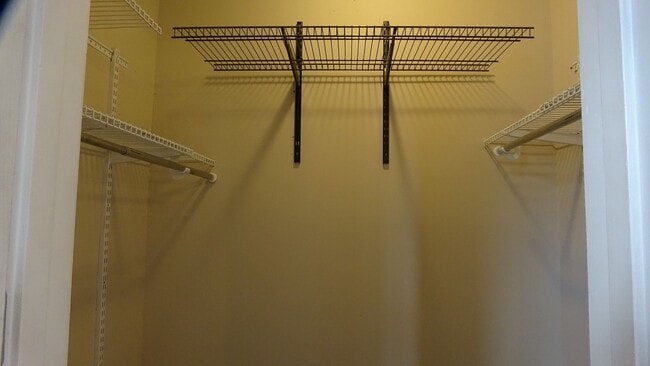 Building Photo - 1062 Shadow Ridge Ave