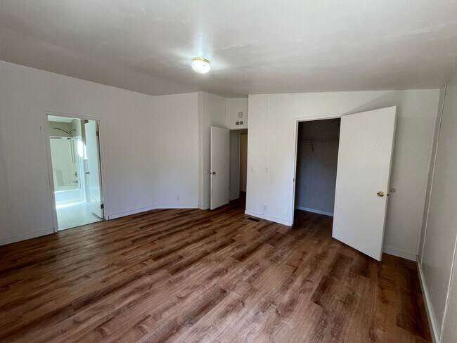 Building Photo - Country 3-bdr/2-bath with huge yard in Crooked River Ranch!