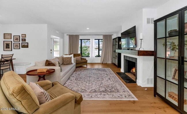 Building Photo - 103 W Palmcroft Dr