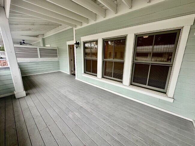 Building Photo - Downtown Living in The Heart of The Blufft...