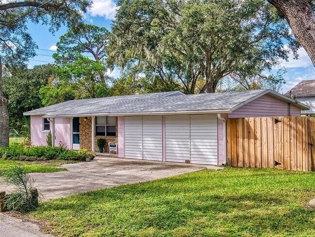 Building Photo - Charming 2-bedroom, 1-bath home