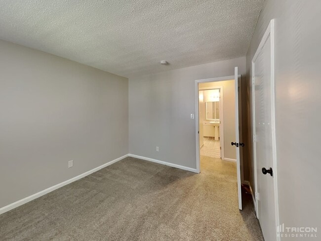 Building Photo - 9325 Oren Thompson Rd