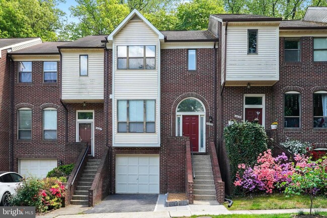 Primary Photo - 6633 Westbury Oaks Ct