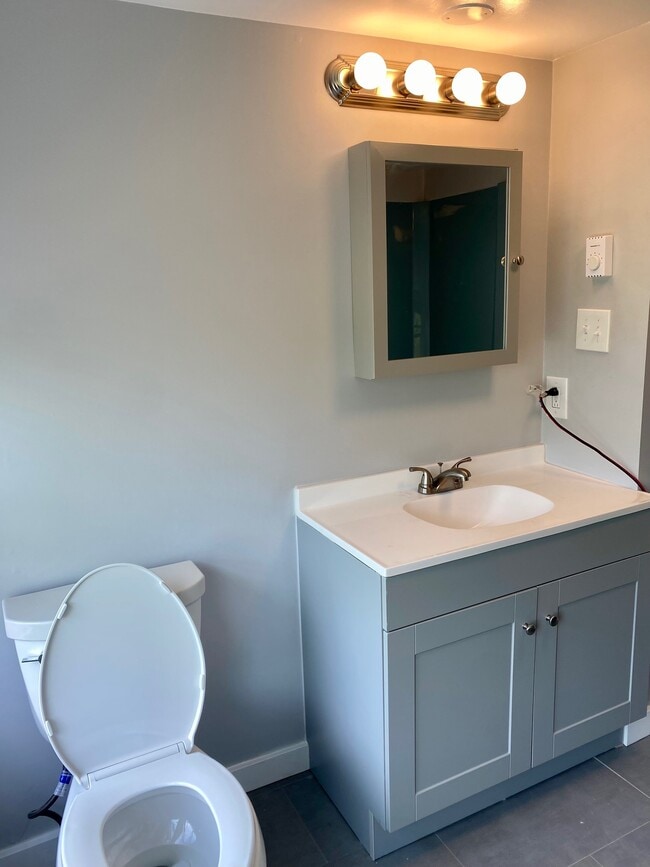 Building Photo - 11 N Colonial Dr