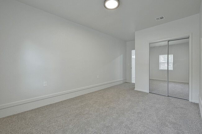 Building Photo - 3912 Parkwoods Ln