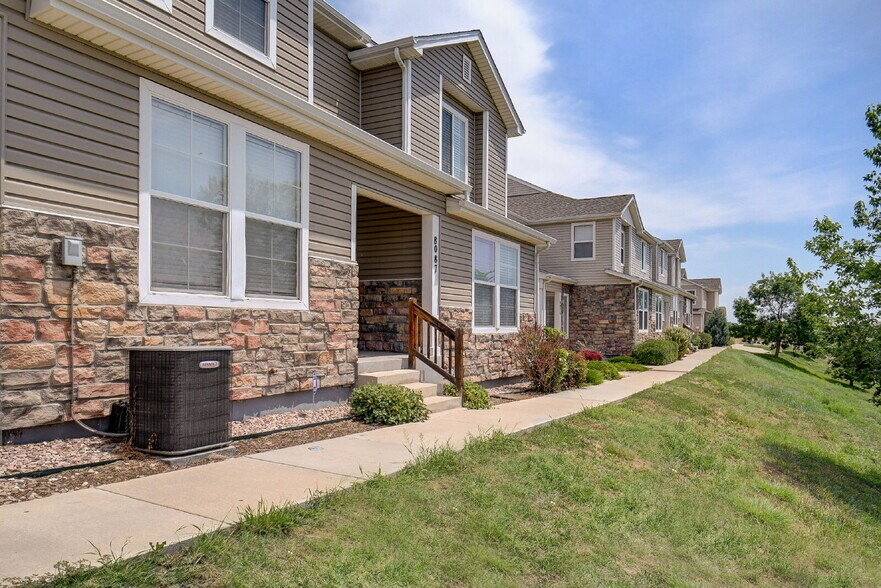 Building Photo - Minutes from Military Bases – Well-Maintai...