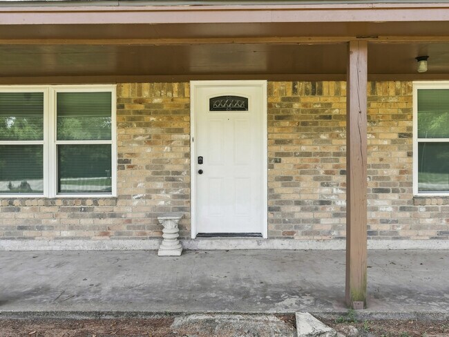 Building Photo - 620 Blueberry St