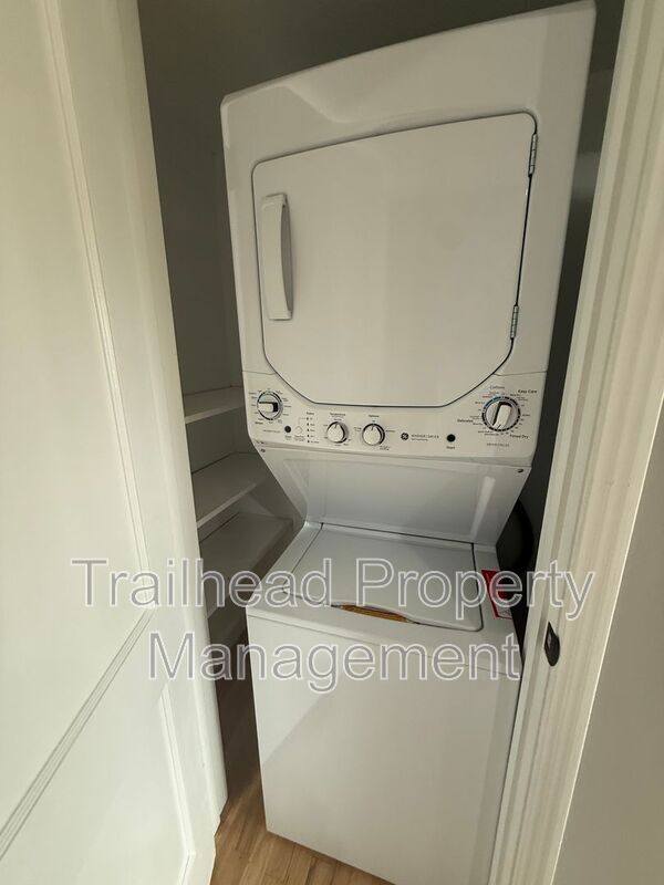 Building Photo - 316 E Gregory Blvd