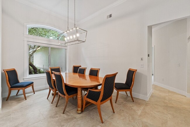 Building Photo - Beautiful 3/3 Pool Home in Gated Community W/ Lake Access