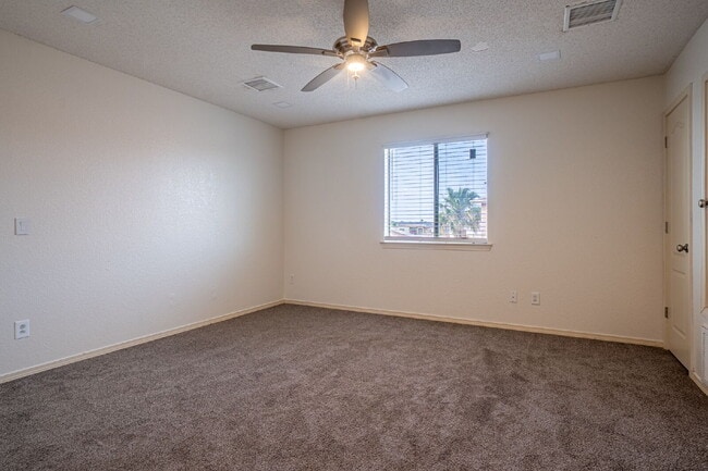 Building Photo - 7041 Falling Leaf Cir