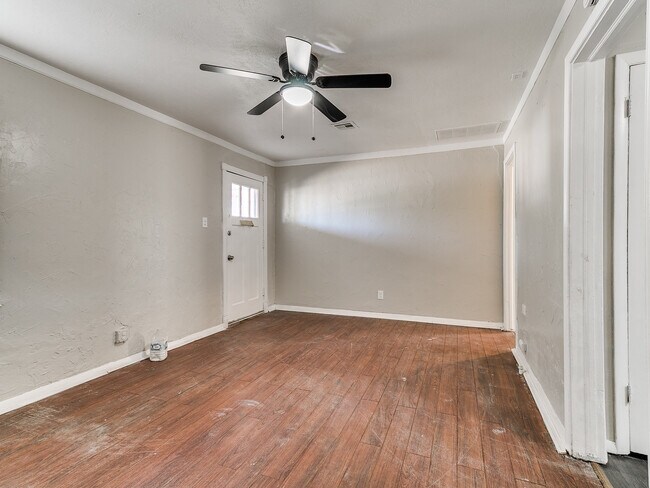 Building Photo - 220 E Jacobs Dr