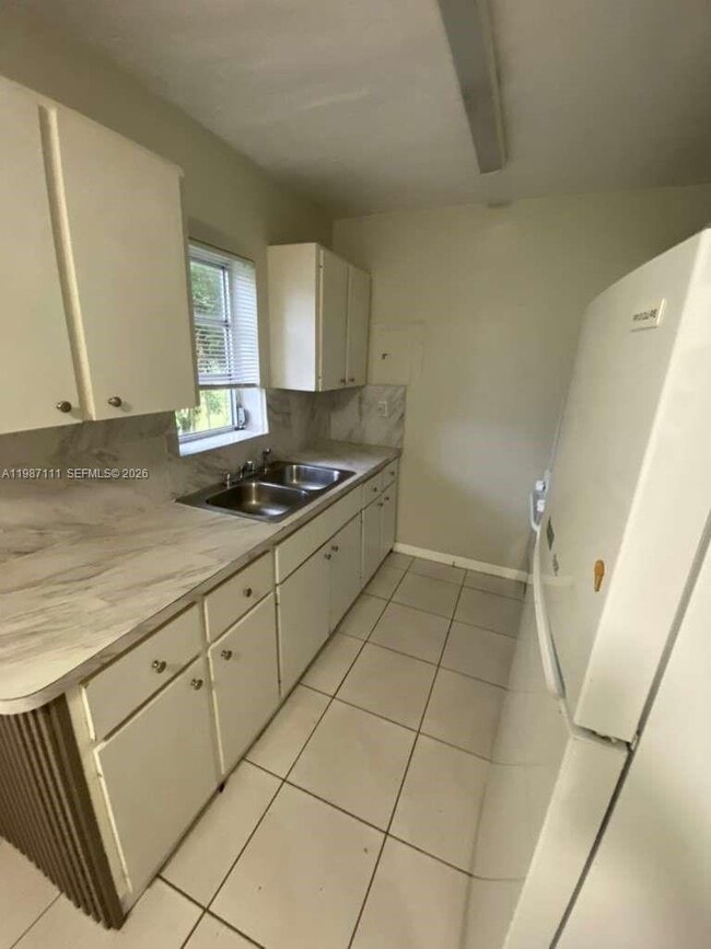 Building Photo - 9815 Pan American Dr