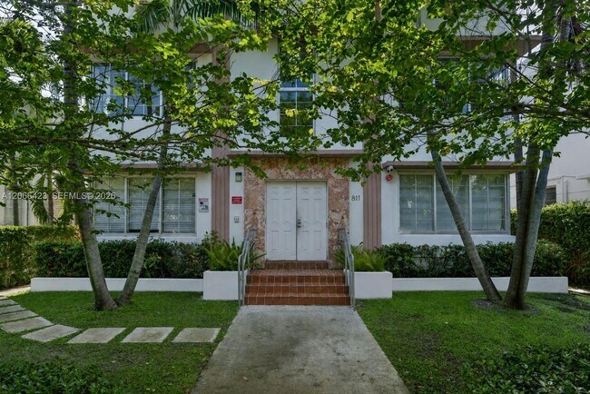Building Photo - 811 Jefferson Ave