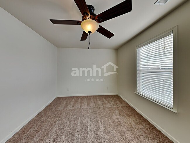 Building Photo - 657 Pemberton Dr