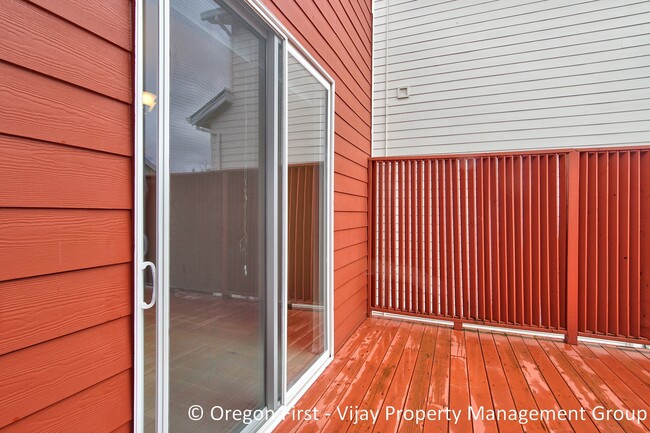 Building Photo - 10568 SW Washington St