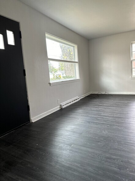 Living Room - 1511 Sycamore St