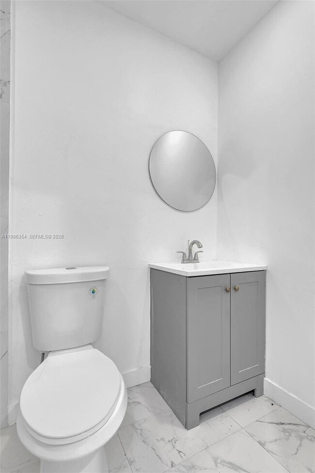 Building Photo - 6640 Evergreen Dr