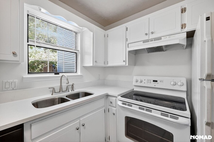 Building Photo - 288 Donna Dr