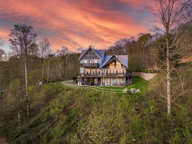 Building Photo - 140 Mystic Ridge Dr