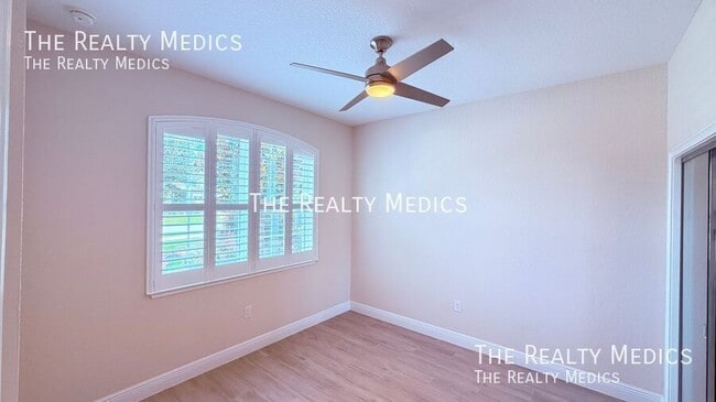 Building Photo - 4791 NE 125th Lp