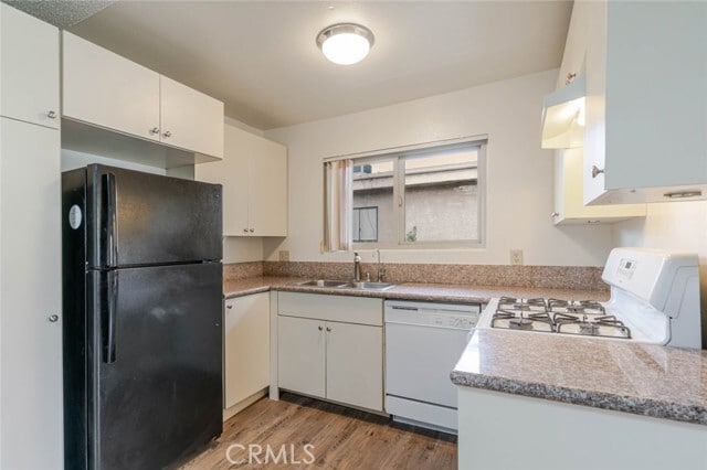 Building Photo - 540 W California Ave