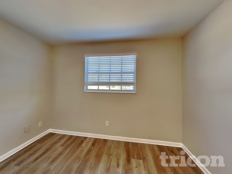 Building Photo - 616 Leisure Ave