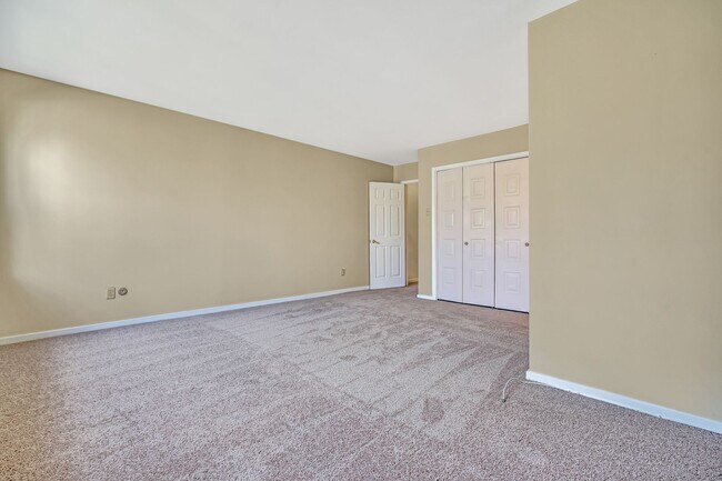 Building Photo - 216 Keats Ct