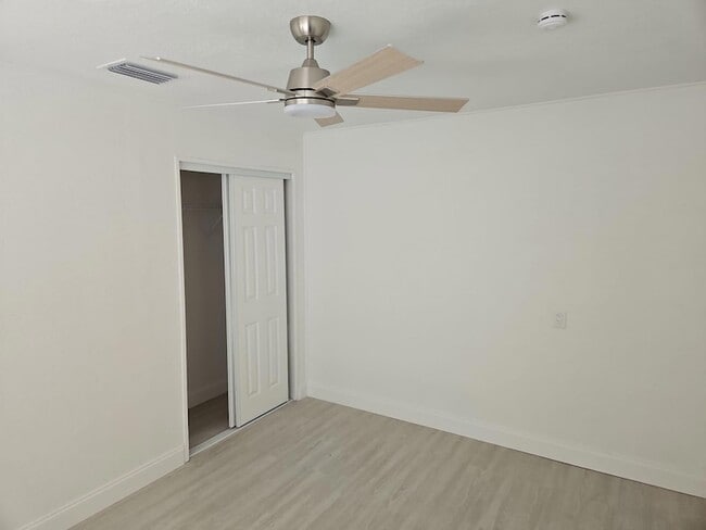 Building Photo - 815 Dundas Ct