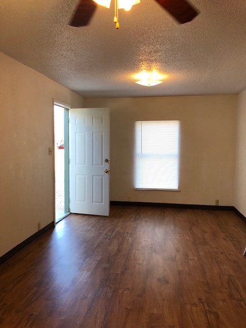 Building Photo - 820 S Avenue A