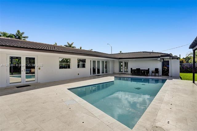 Building Photo - 8370 N Kendall Dr