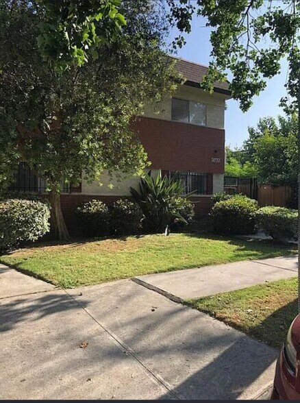 Building Photo - 14551 Vose St