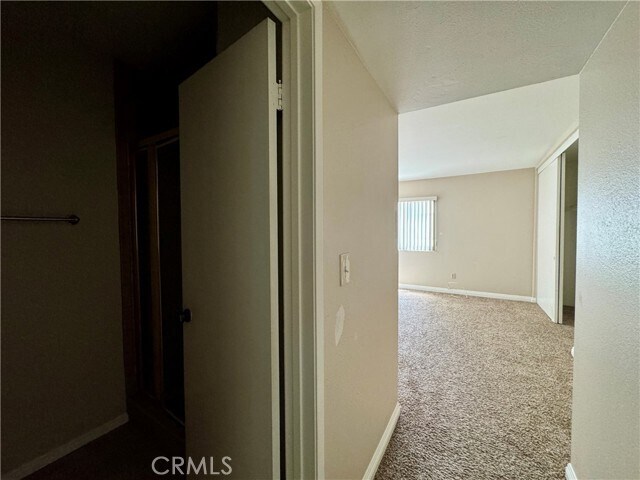Building Photo - 594 W Huntington Dr