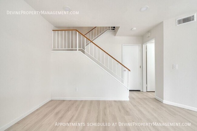 Building Photo - 902 California Privado