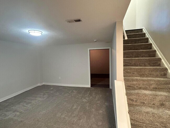Building Photo - 2846 Avati Dr