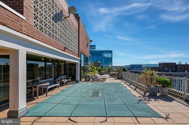 Building Photo - 1301 20th St NW