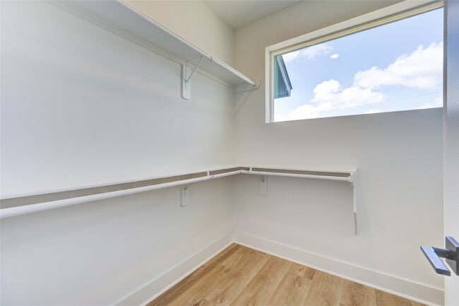 Building Photo - 1928 Gregg St