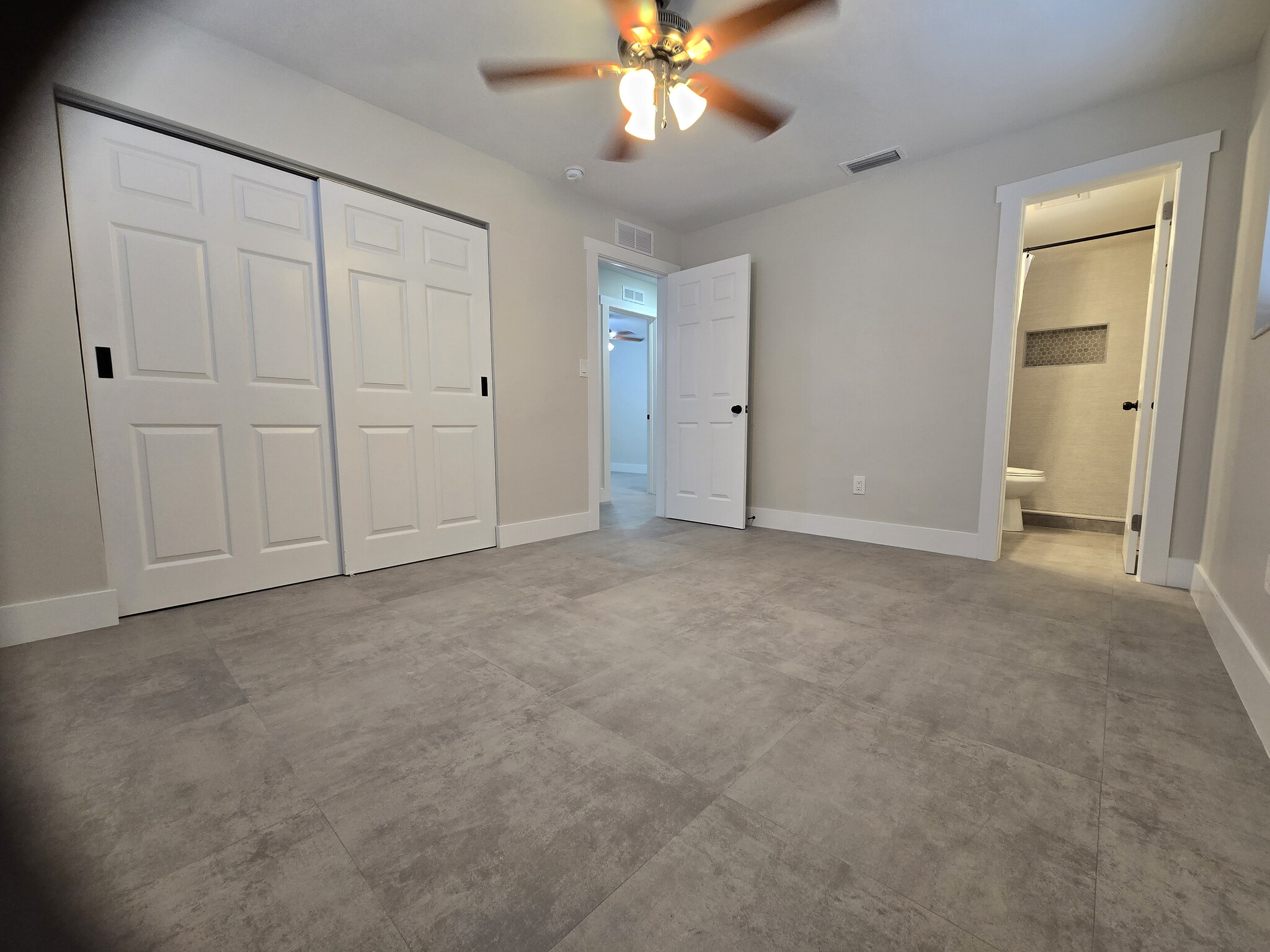 Master Bedroom - 266 W Shadyside Cir